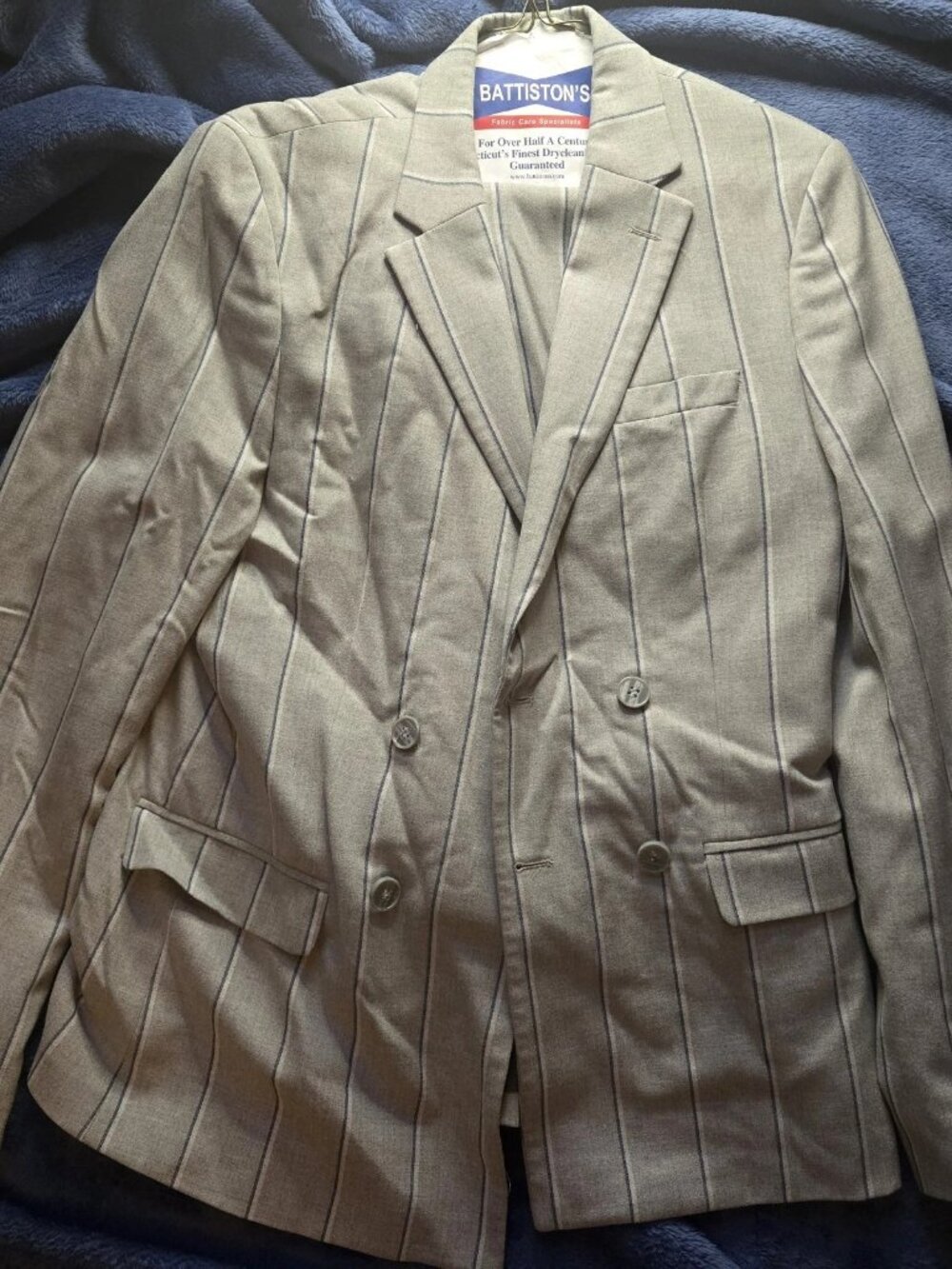 BOOHOOMan Navy & Grey Pinstripe Suit – Double-Breasted 36R Blazer / 30W Pants